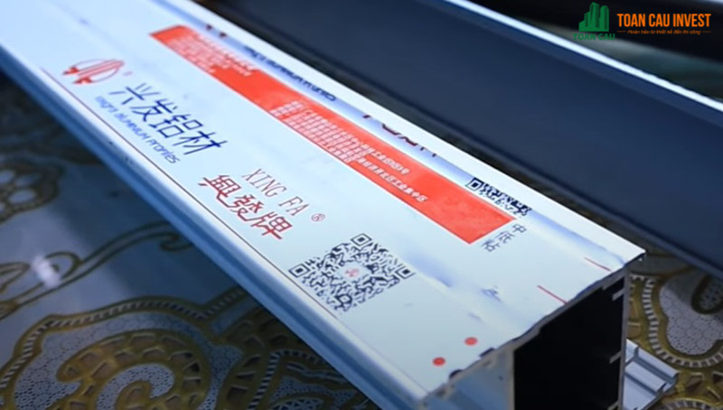 Mã QR code trên thanh nhôm Xingfa nhập khẩu chính hãng