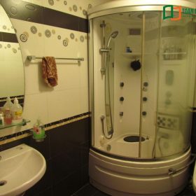 phòng tắm kính cửa lùa Toan Cau Invest