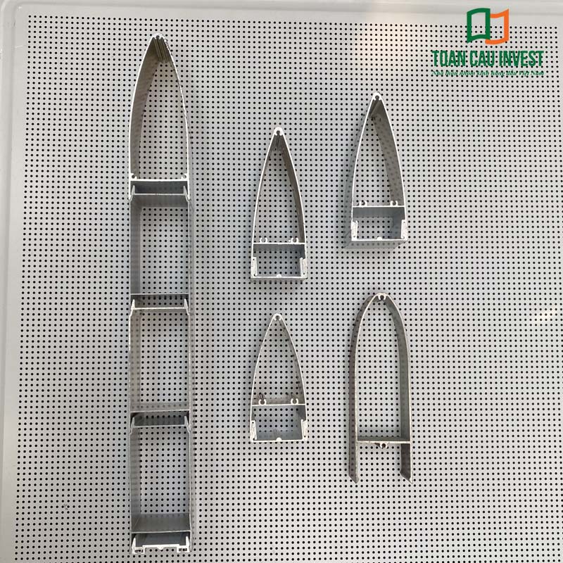 Mẫu profile nhôm lam chắn nắng hình đầu đạn với nhiều kích thước khác nhau, giải pháp che nắng hiệu quả cho công trình hiện đại.