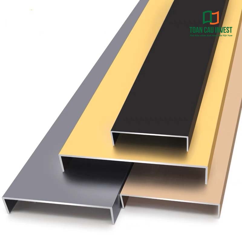 U inox vách kính dạng phẳng, phủ sơn tĩnh điện nhiều màu như vàng, đen, xám, giúp tăng tính thẩm mỹ và chống oxy hóa vượt trội