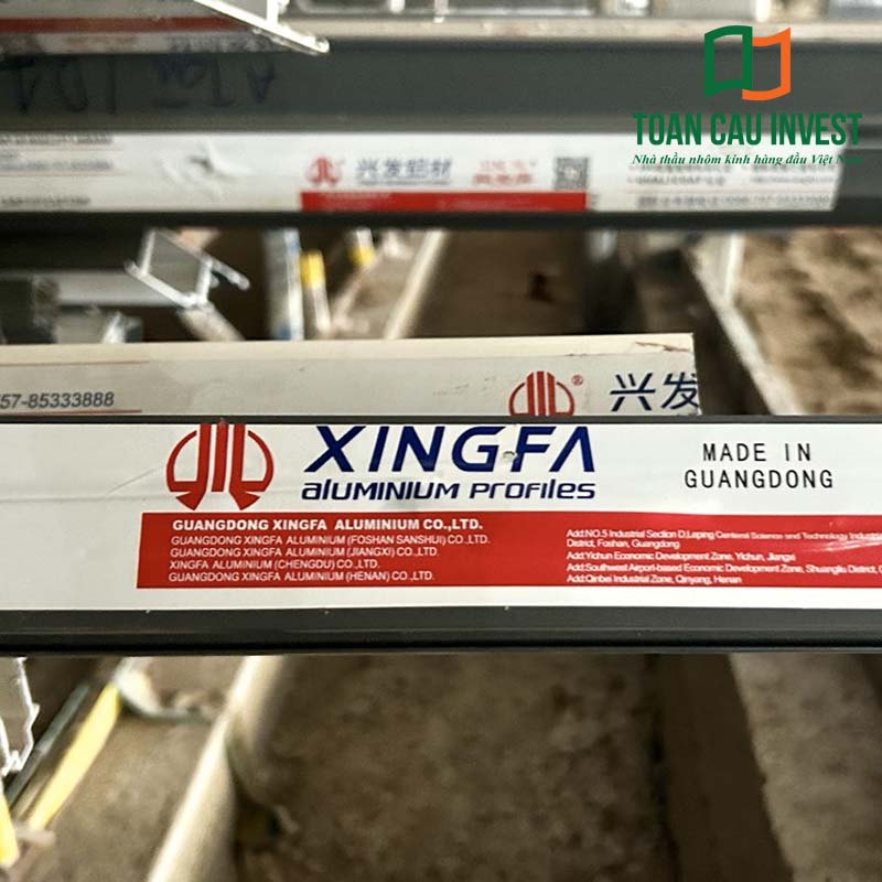 Thanh nhôm Quảng Đông Xingfa chính hãng, nguyên tem nhà máy Guangdong, đảm bảo tiêu chuẩn chất lượng quốc tế, độ dày chuẩn, bề mặt sơn bền màu.