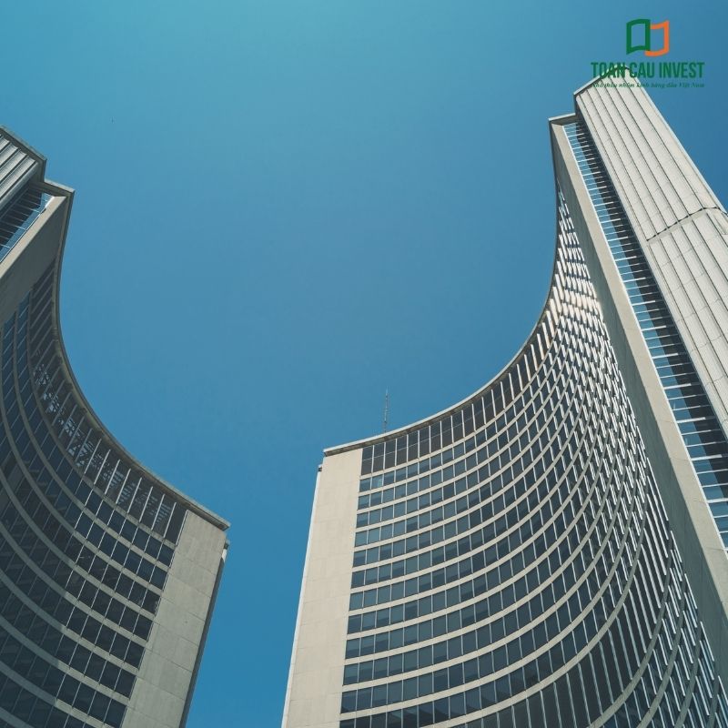 Năng lực thi công mặt dựng cong của Toàn Cầu Invest, xử lý chính xác các bề mặt cong phức tạp, đáp ứng yêu cầu kỹ thuật cao về hình khối kiến trúc.