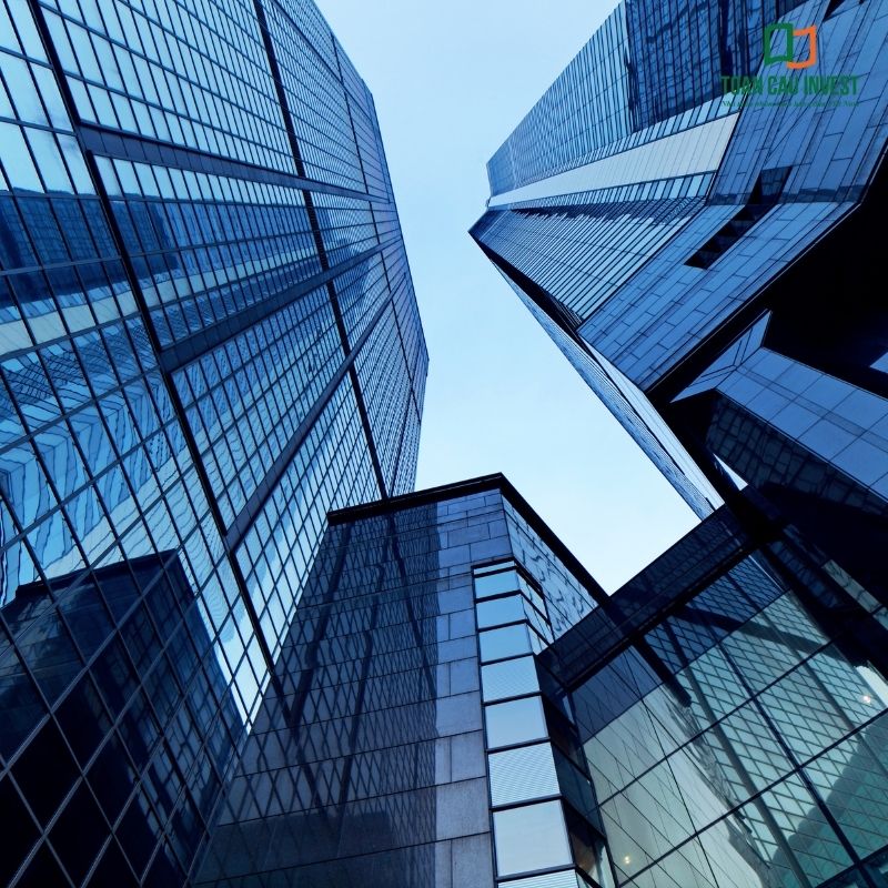 Năng lực thi công mặt dựng cao tầng của Toàn Cầu Invest thể hiện qua hệ façade kính hiện đại, bố cục phức hợp, phản ánh trình độ thiết kế – lắp dựng chính xác ở các công trình quy mô lớn.