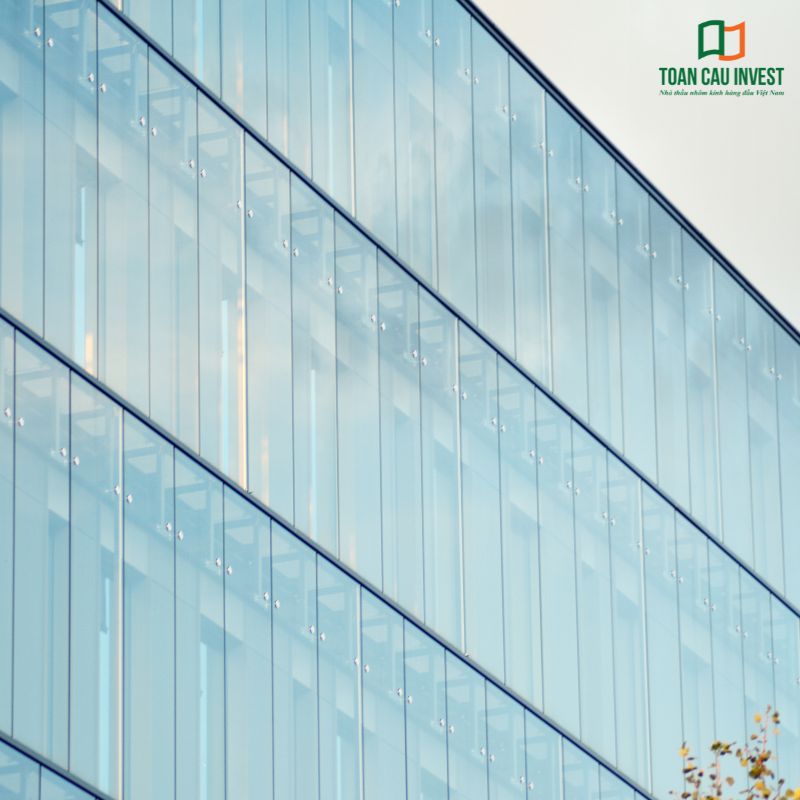 Chi tiết facade kính kết cấu point fixing, phương án mặt dựng tối ưu chi phí nhưng vẫn đảm bảo tính thẩm mỹ kiến trúc.