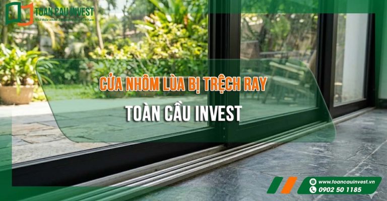 Cửa nhôm lùa trệch ray gây kẹt và mất an toàn khi sử dụng, hình ảnh minh họa lỗi thường gặp trong quá trình vận hành cửa trượt.